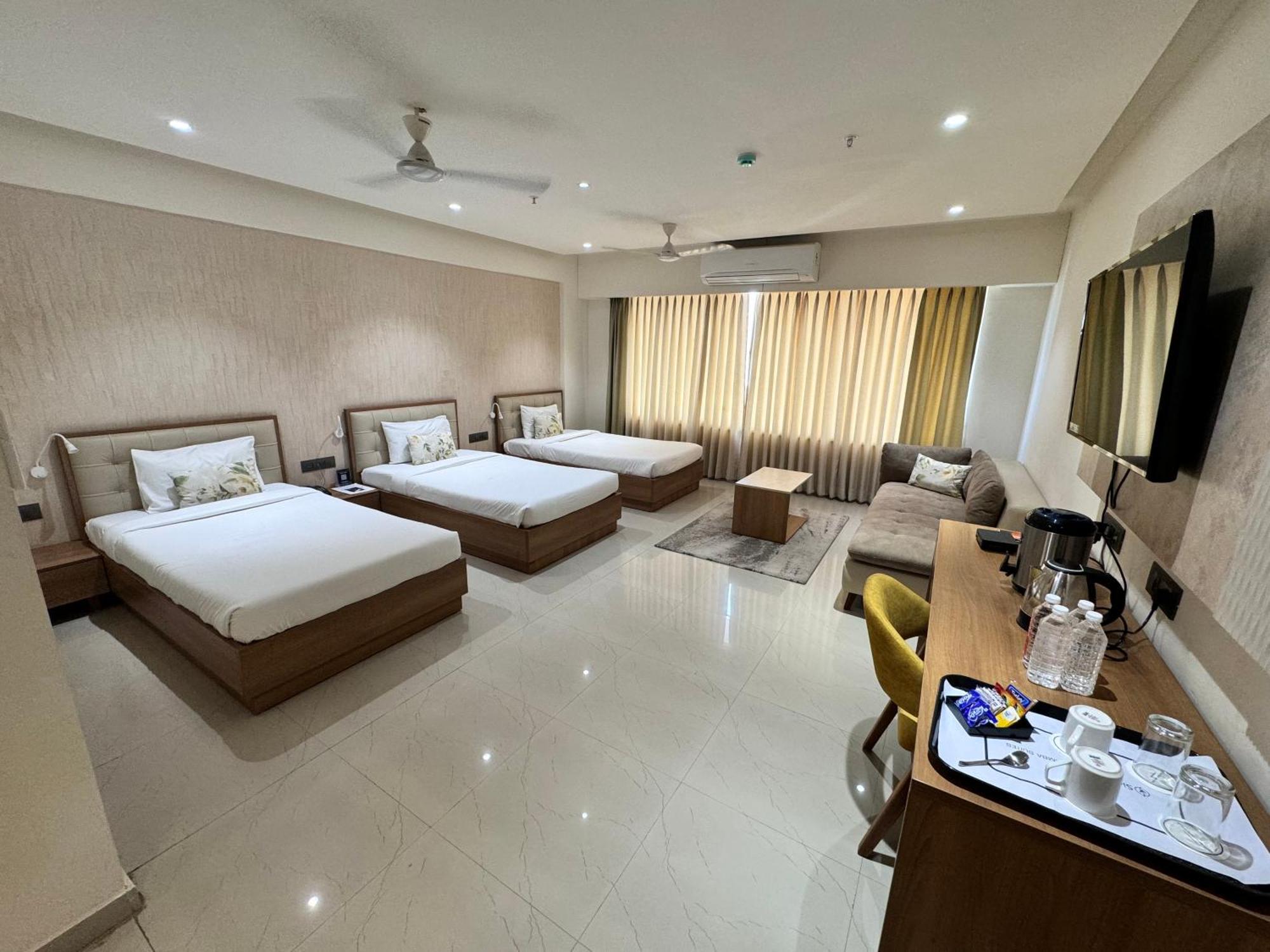 Siara Styles Amba Suites, Gandhinagar Exterior photo